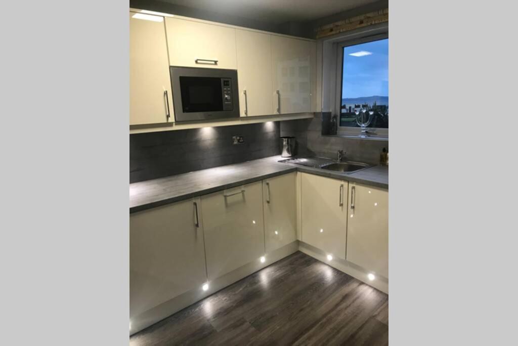 Largs Sea Front, Modern Apartment 外观 照片