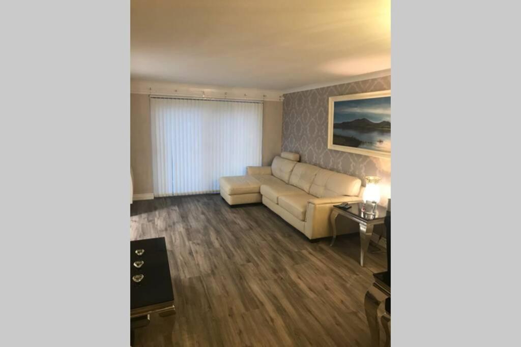 Largs Sea Front, Modern Apartment 外观 照片