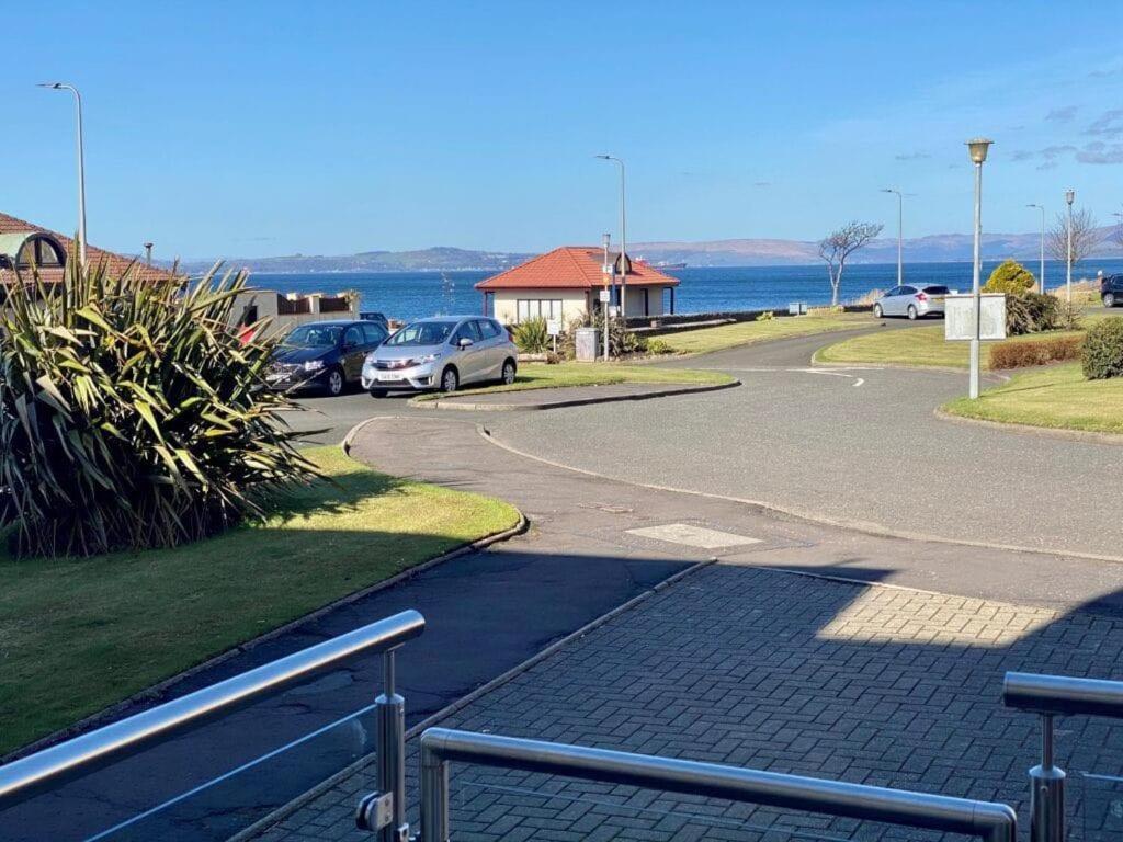 Largs Sea Front, Modern Apartment 外观 照片