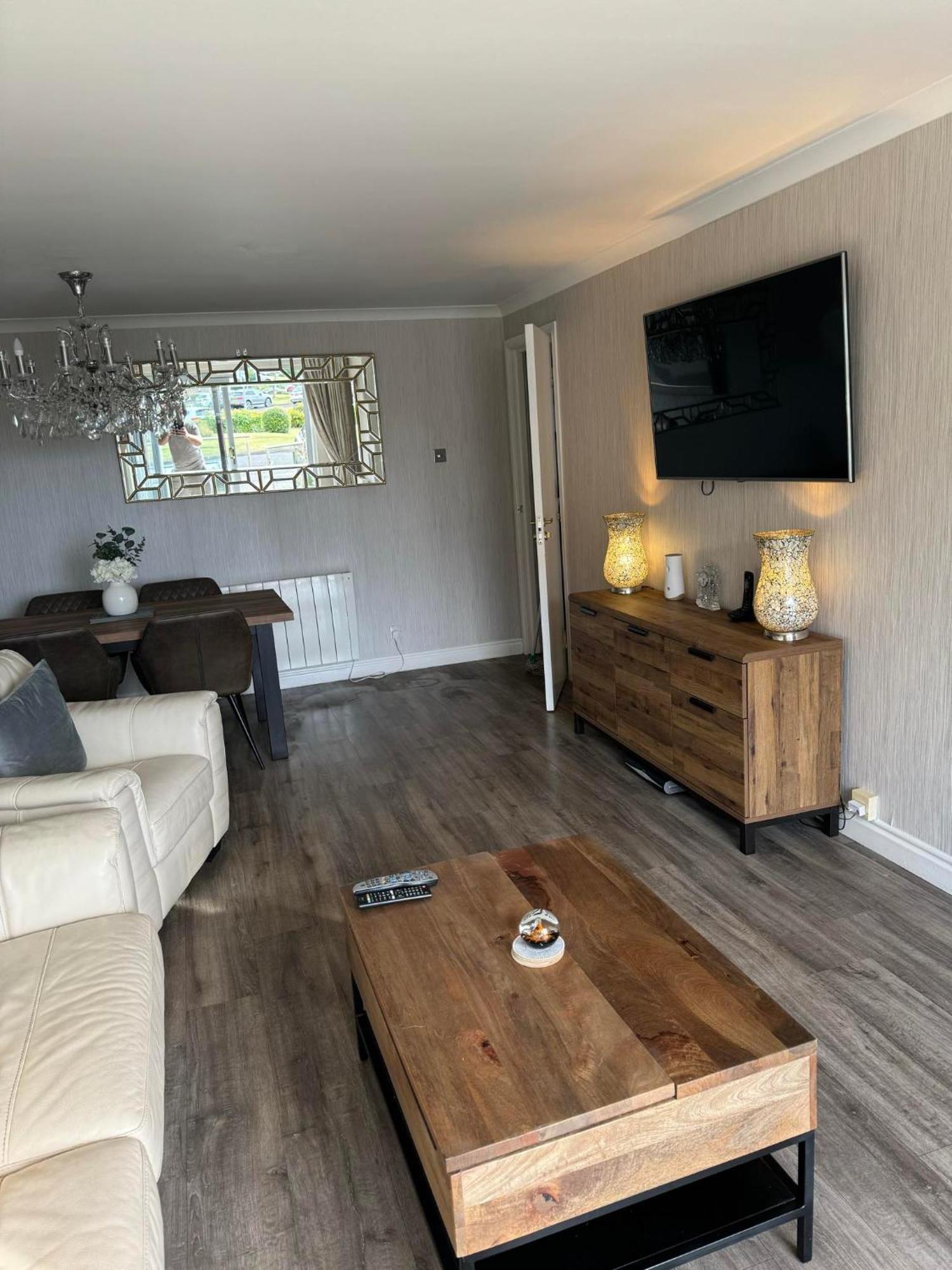 Largs Sea Front, Modern Apartment 客房 照片