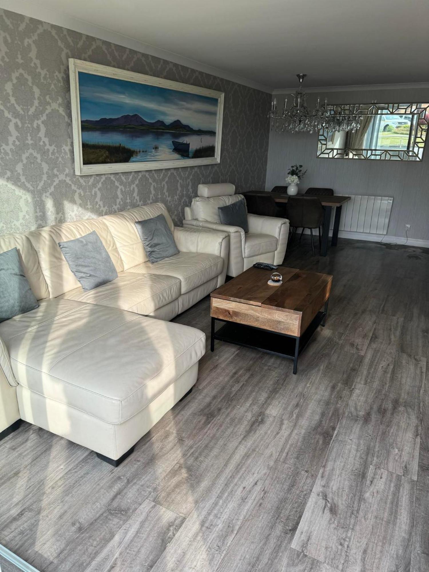 Largs Sea Front, Modern Apartment 客房 照片